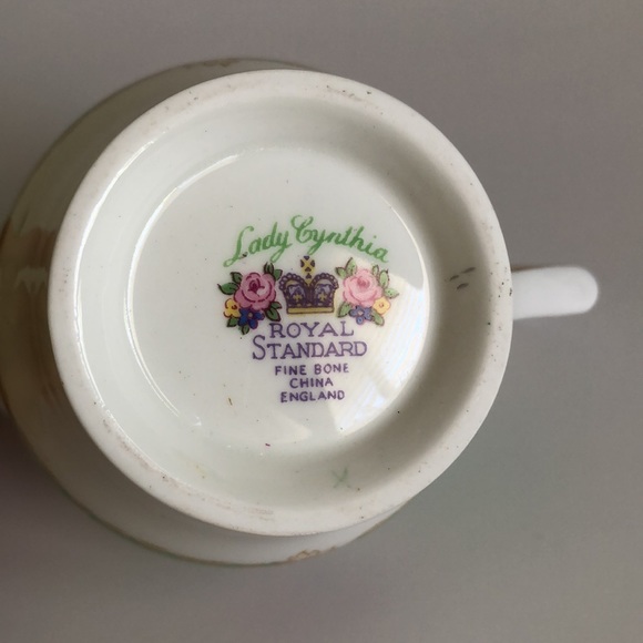 Royal Standard Fine Bone China Milk Jug Or Creamer/ Cynthia Pattern/ England - Picture 9 of 10